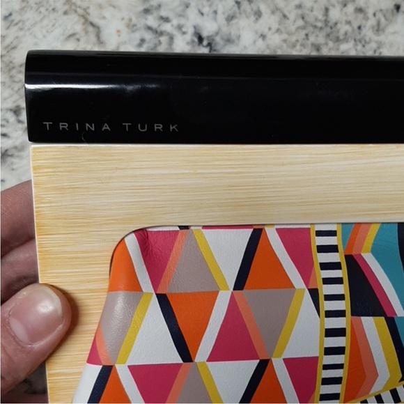 ✨🌴 Trina Turk Azulejo Sunset clutch🌴✨ NWOT $298 - Picture 3 of 7